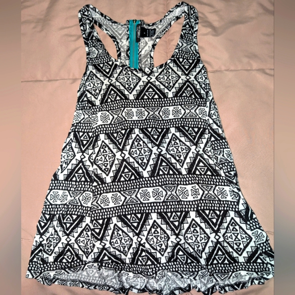 Black and White Geometric Women's Tank Top